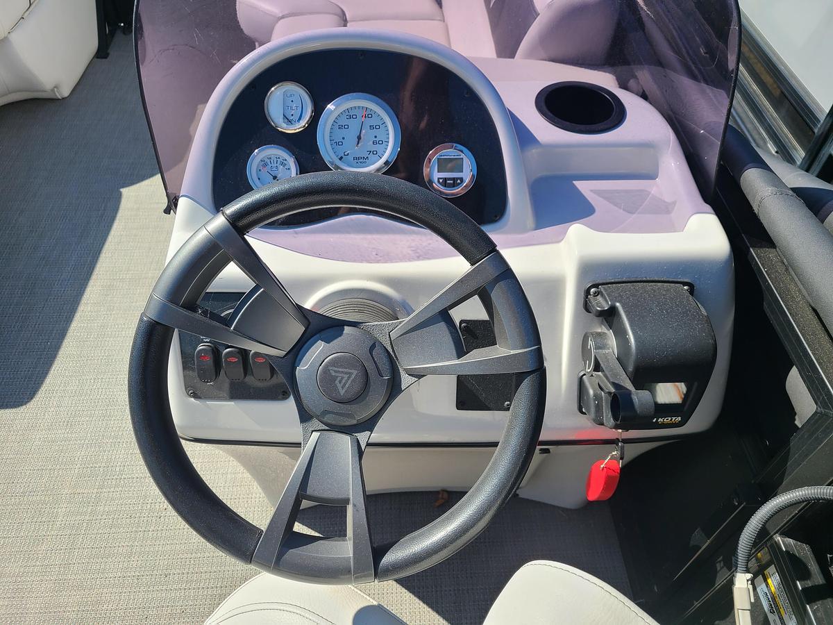 Used 2021 Viaggio Del Mar 16C W/ Minn Kota E-Drive