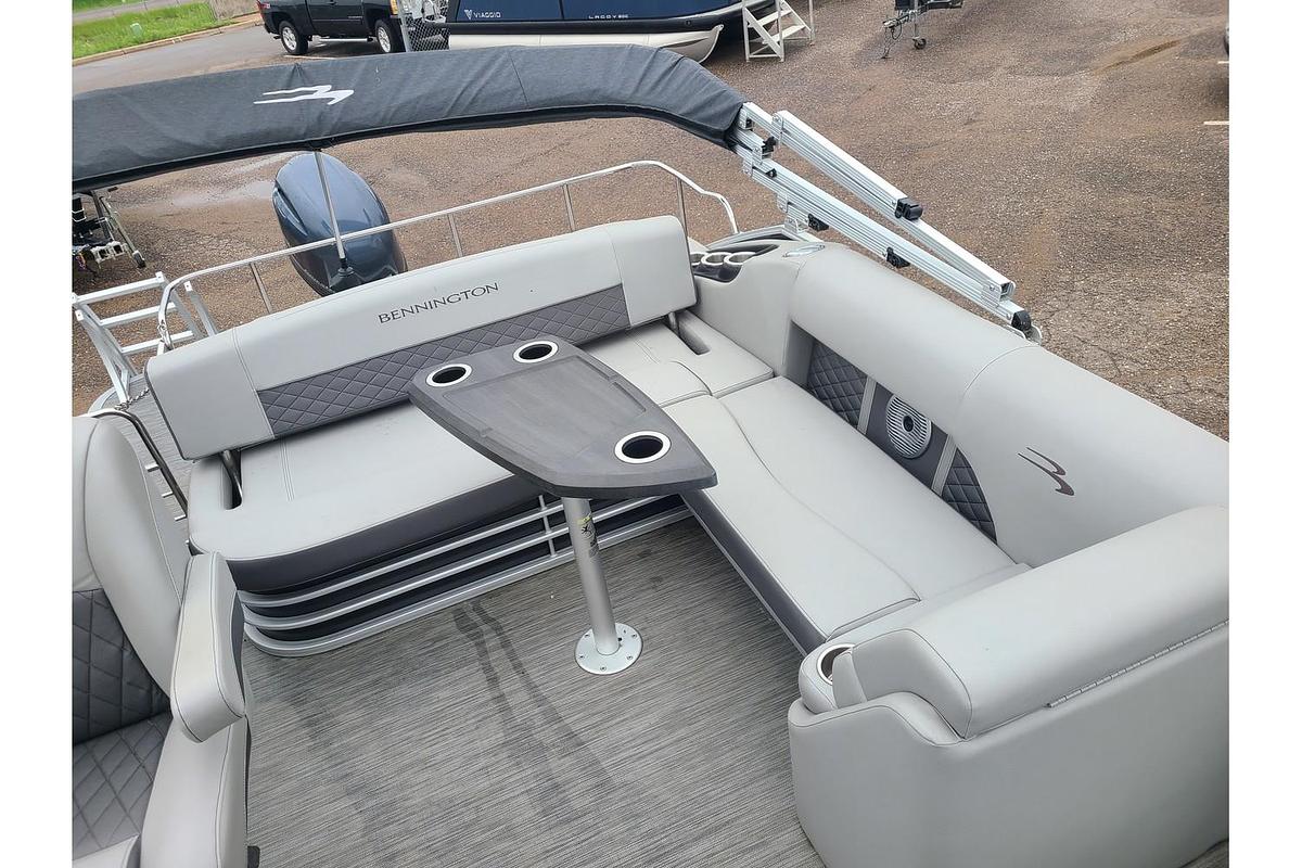 Used 2021 Bennington L22LSB Swingback W/ 90HP Yamaha