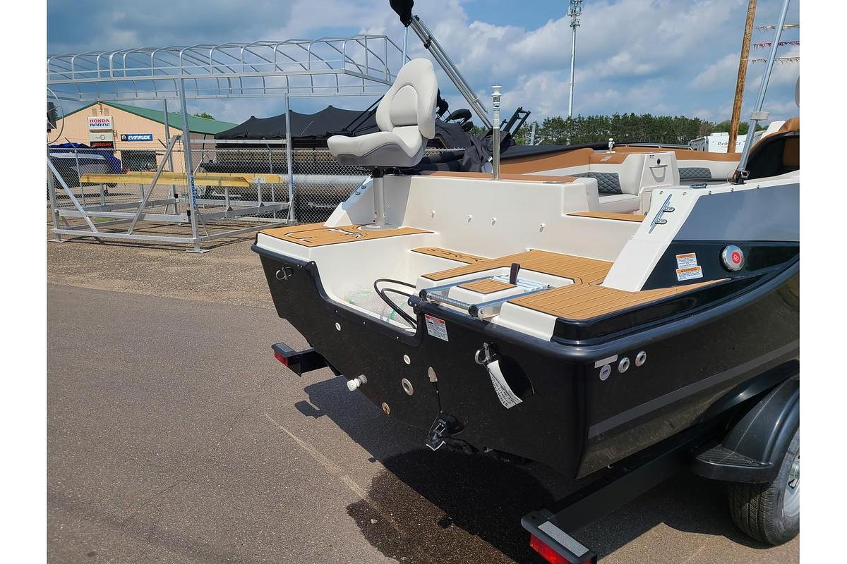 2025 Starcraft SVX 191 Deck Boat W/ A 150HP Suzuki & Trailer