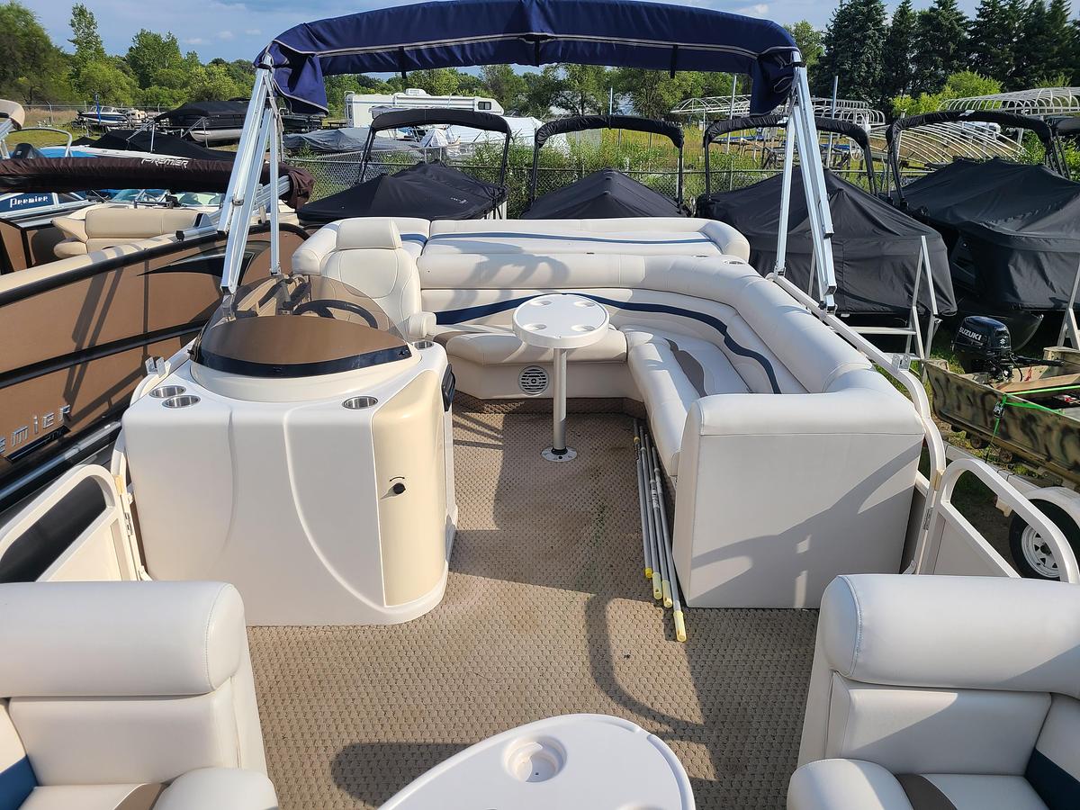 Used 2005 Starcraft Elite 206 With A 50HP Honda Motor & Bunk Trailer