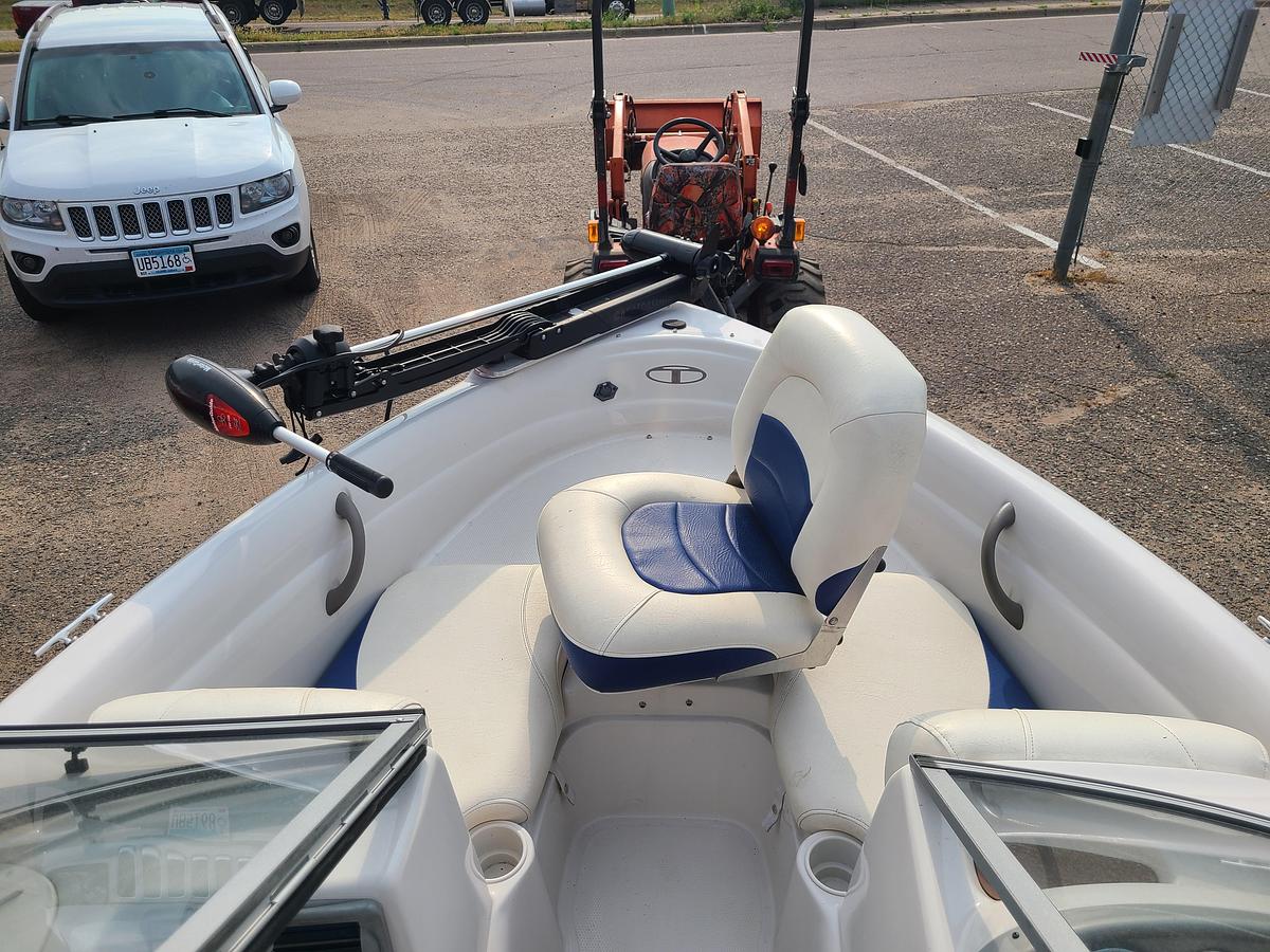 Used 2004 Tahoe Q4 Fish & Ski