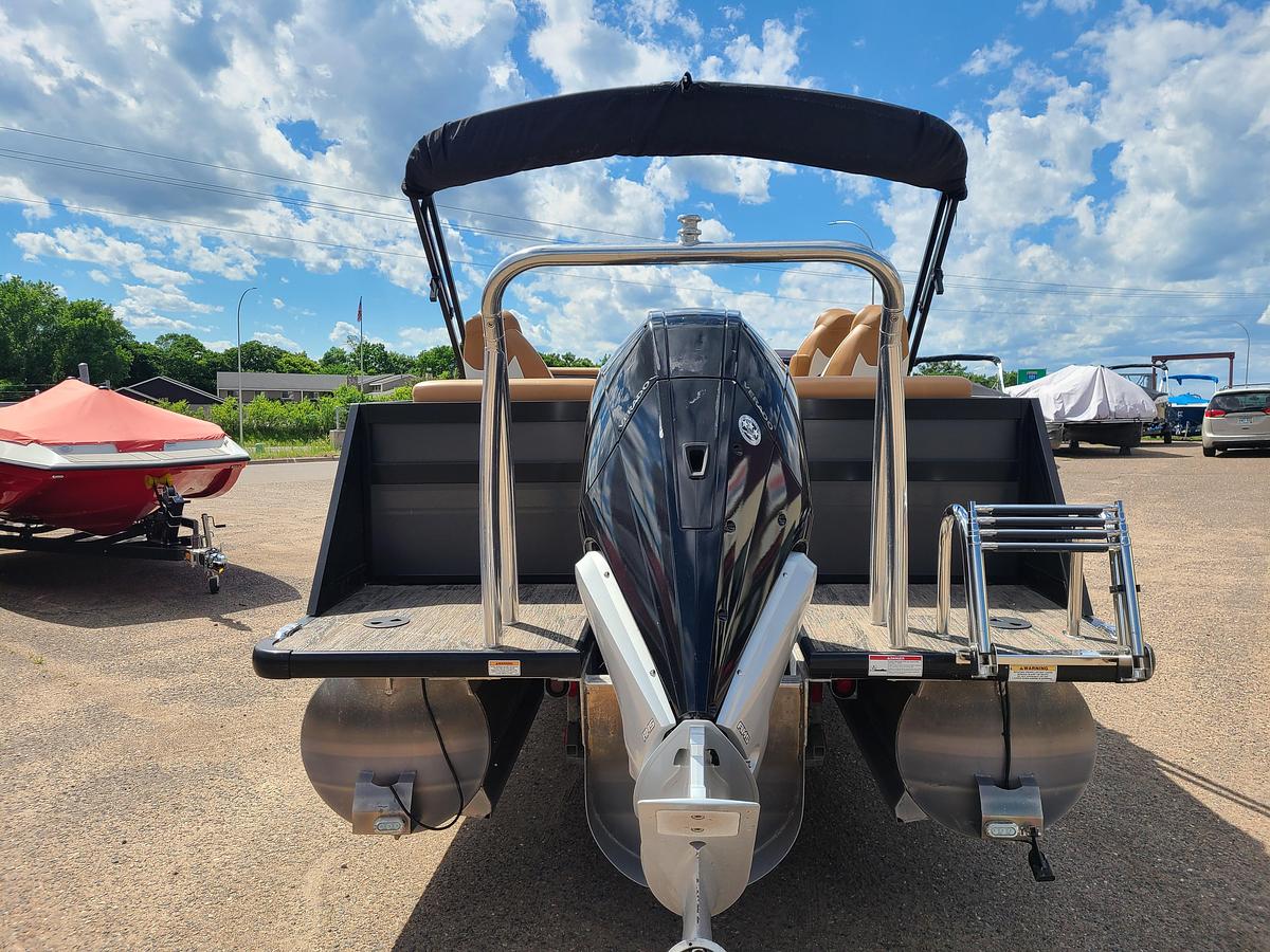 Used 2021 Viaggio Diamante D26Q Tritoon With A 250HP Mercury Verado