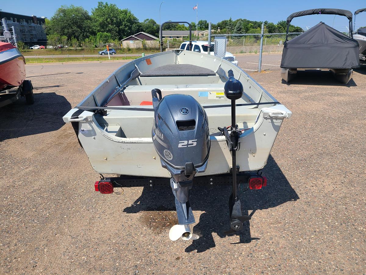 Used 2001 Alumacraft V-14 W/ A 2022 Yamaha 25HP Motor & Trailer
