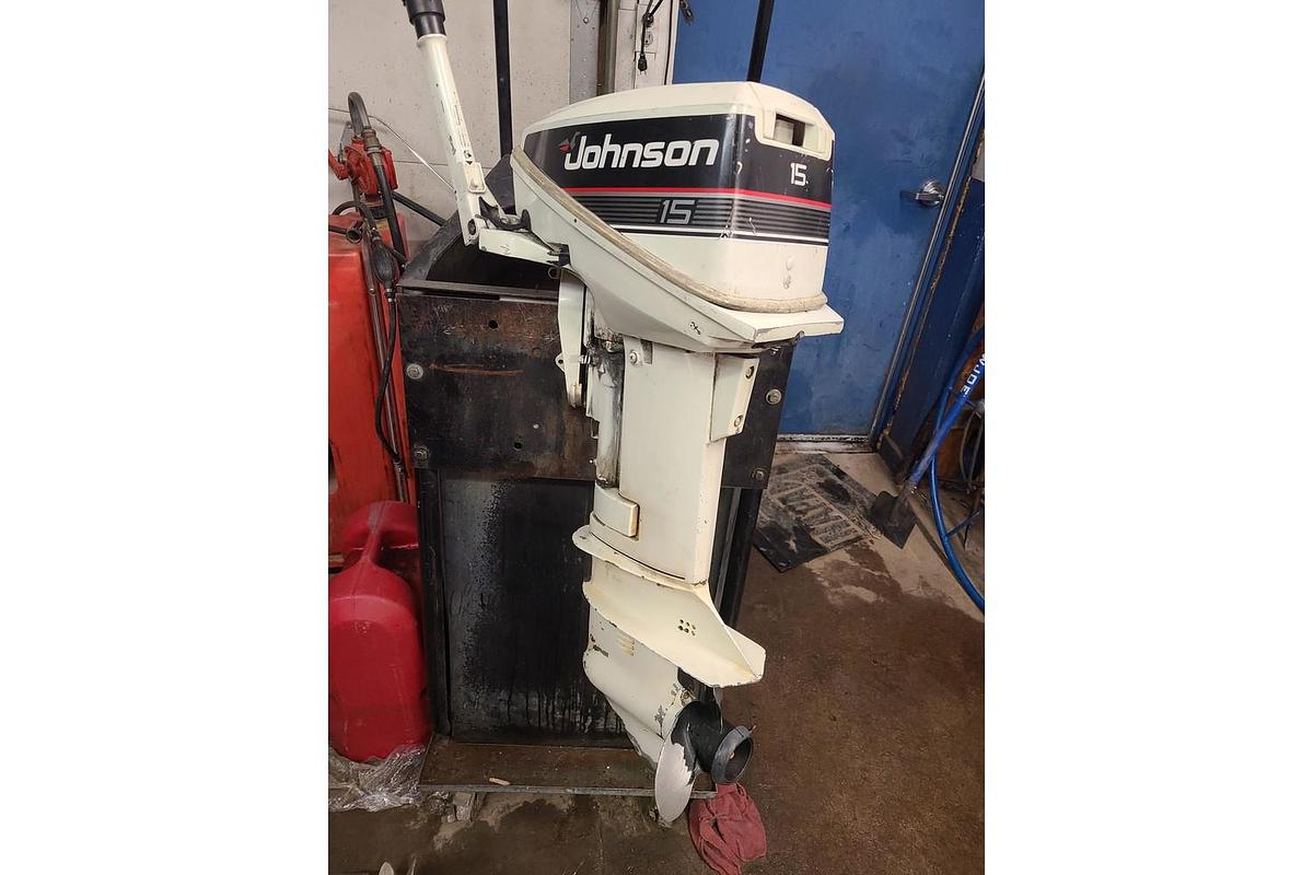 Used 1989 Johnson 15 Tiller