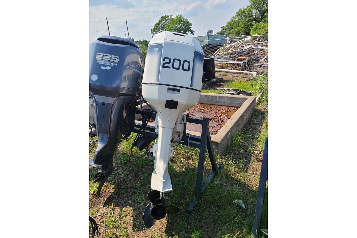 Used 1995 Evinrude 200HP 2-Stroke