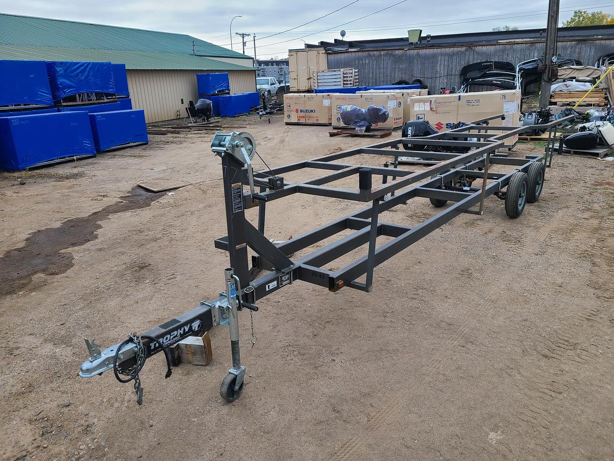 Used 2018 Trophy T20-43 Tandem Axle Scissor Trailer