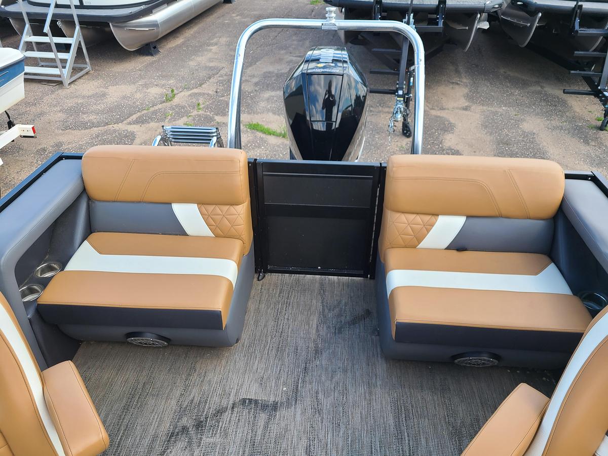 Used 2021 Viaggio Diamante D26Q Tritoon With A 250HP Mercury Verado