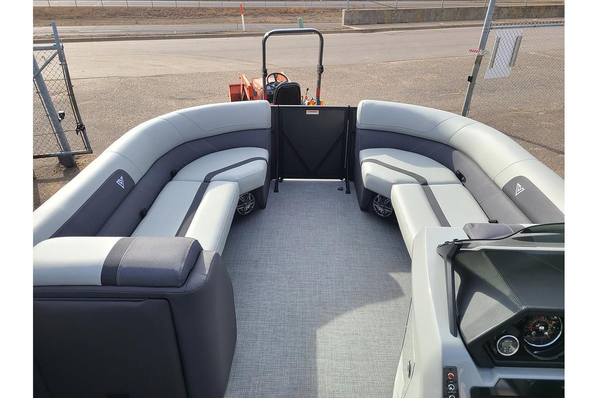 2025 Viaggio Lago X22U With A 115HP Suzuki Motor