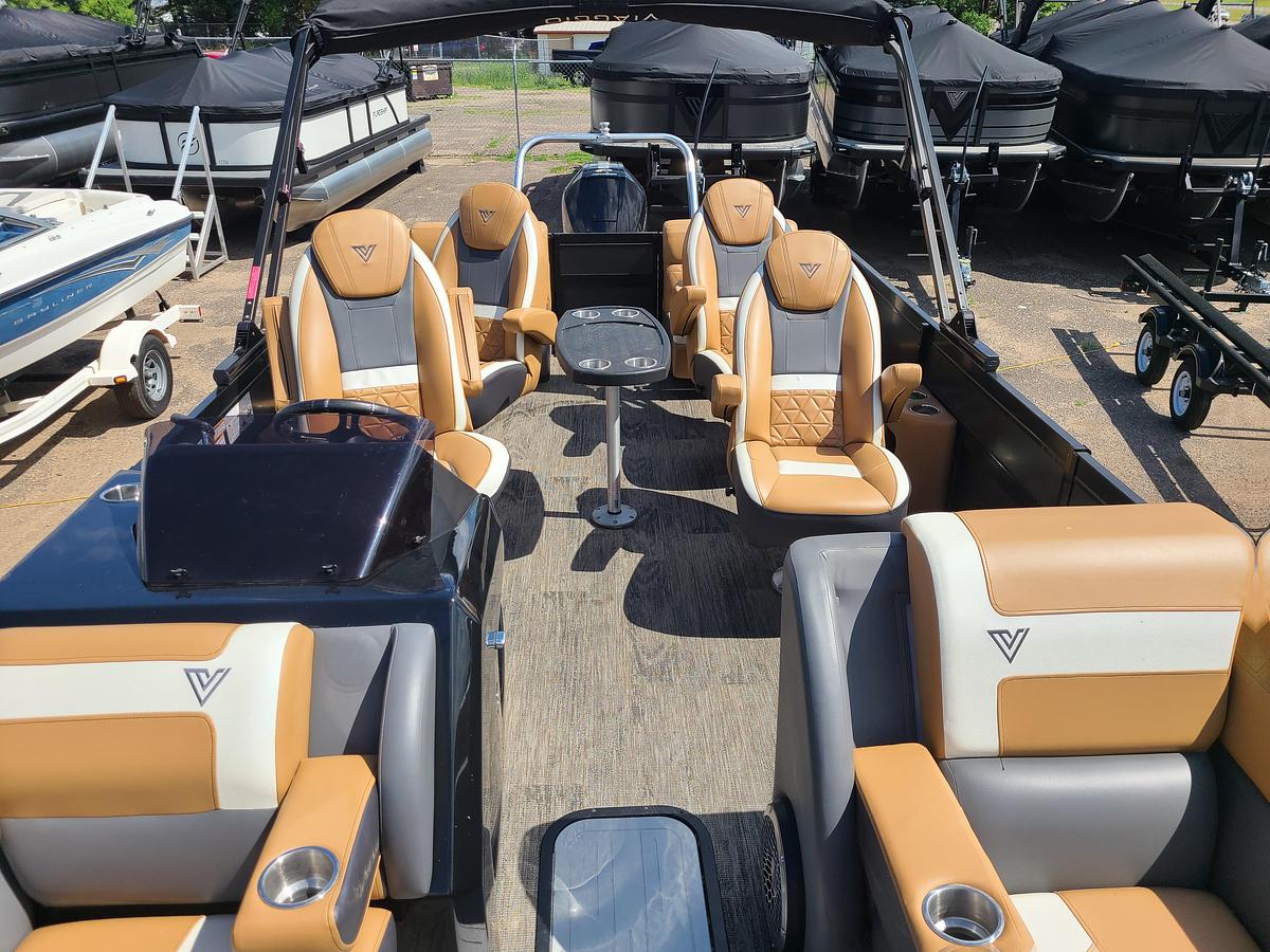 Used 2021 Viaggio Diamante D26Q Tritoon With A 250HP Mercury Verado
