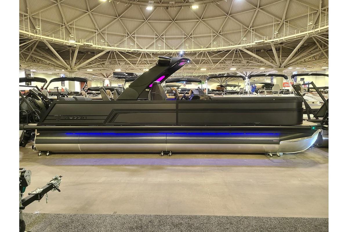 2025 Viaggio Diamante 26Q With A Dual Prop 350HP Suzuki Motor & Yacht Club Bunk Trailer