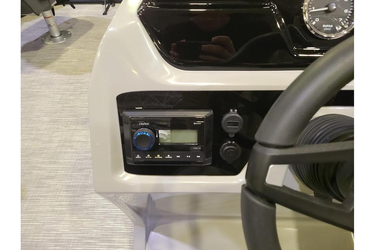 2026 Viaggio Lago V22F With A 115HP Suzuki Motor