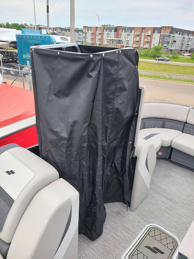 2026 Starcraft SLS-3 DL Bar With A 150HP Suzuki Motor