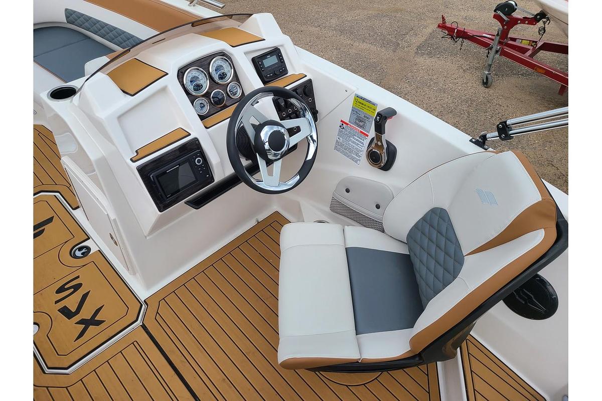 2025 Starcraft SVX 191 Deck Boat W/ A 150HP Suzuki & Trailer