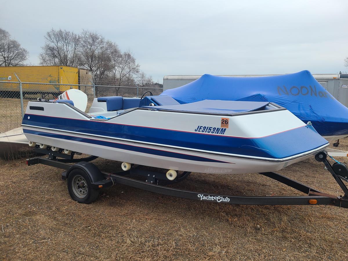 Used 1980 Sylvan 17' Deckboat