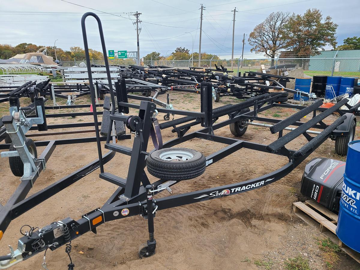 Used 2023 Tracker 16-19' Single Axle Bunk Trailer