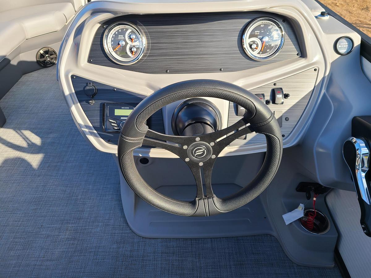 2026 Flagship Endurance E22CU Sportoon W/ Suzuki 200HP Motor **Demo Pontoon**