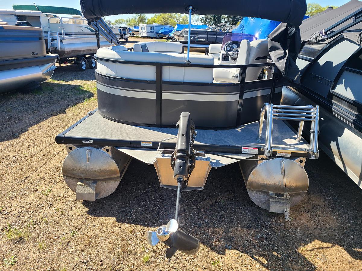 Used 2021 Viaggio Del Mar 16C W/ Minn Kota E-Drive