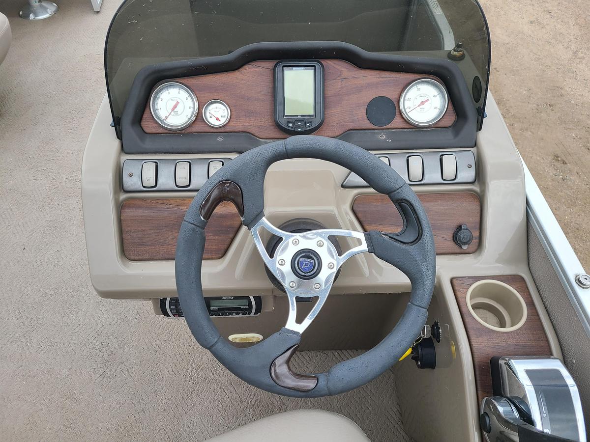 Used 2013 Premier 220 Sunsation W/ 60HP Mercury
