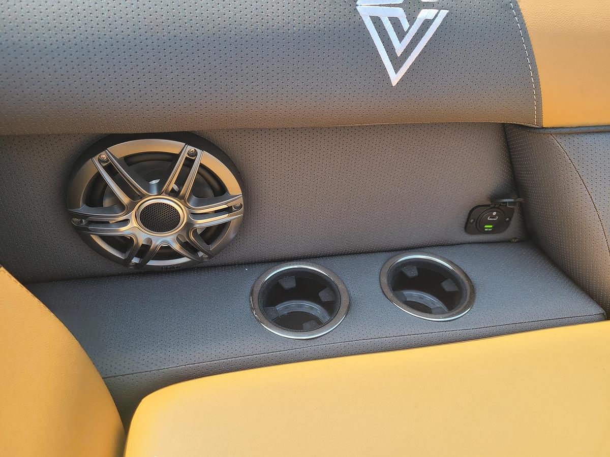 2026 Viaggio Lago X22U Tritoon