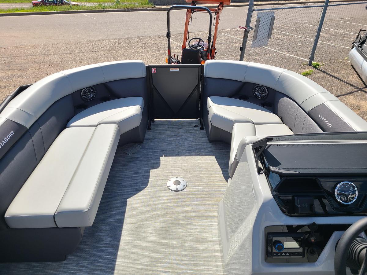 2026 Viaggio Lago V18C With A 60HP Suzuki Motor