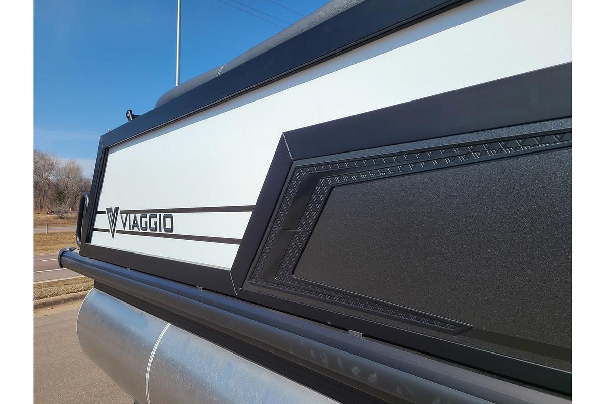 2025 Viaggio Diamante 26U With Suzuki 250HP Stealth Motor & Trailer