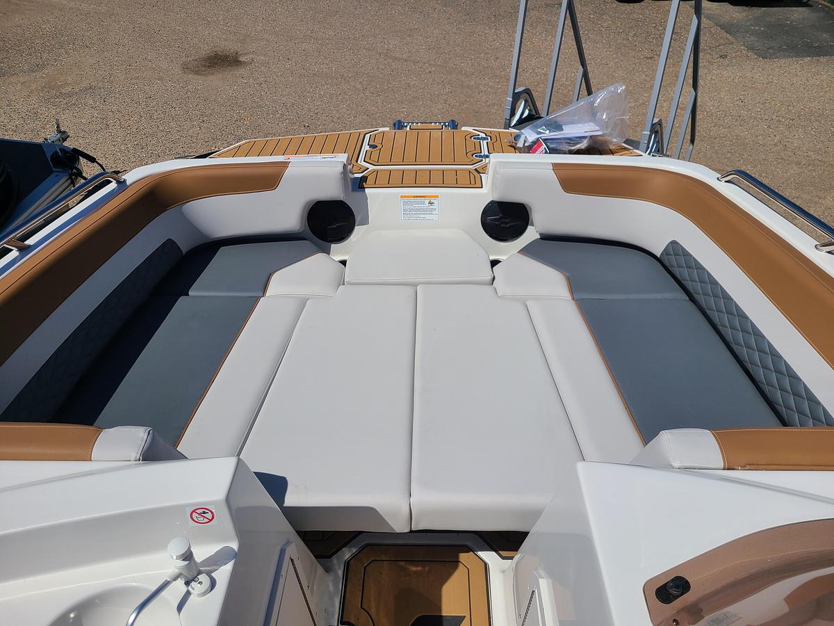 2026 Starcraft SVX 211 IO