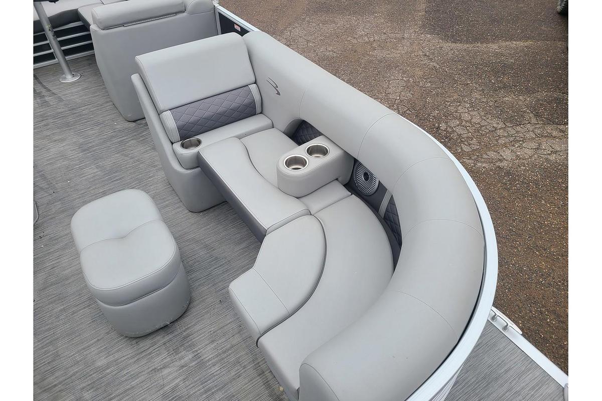 Used 2021 Bennington L22LSB Swingback W/ 90HP Yamaha