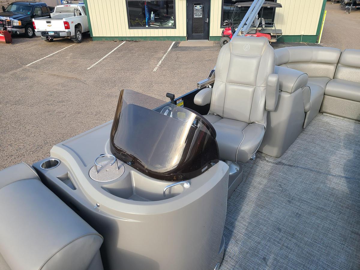 Used 2018 Premier 230 Sunsation RF With A 115HP Mercury Motor
