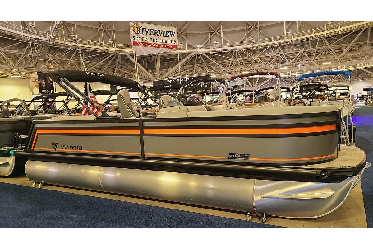 2026 Viaggio Lago Z22U Tritoon W/ A Suzuki 150HP Motor