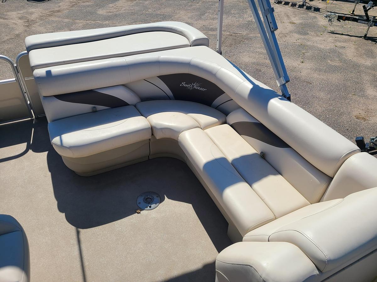 Used 2017 Sun Chaser 8520CRS With A 40HP Yamaha & Trailer