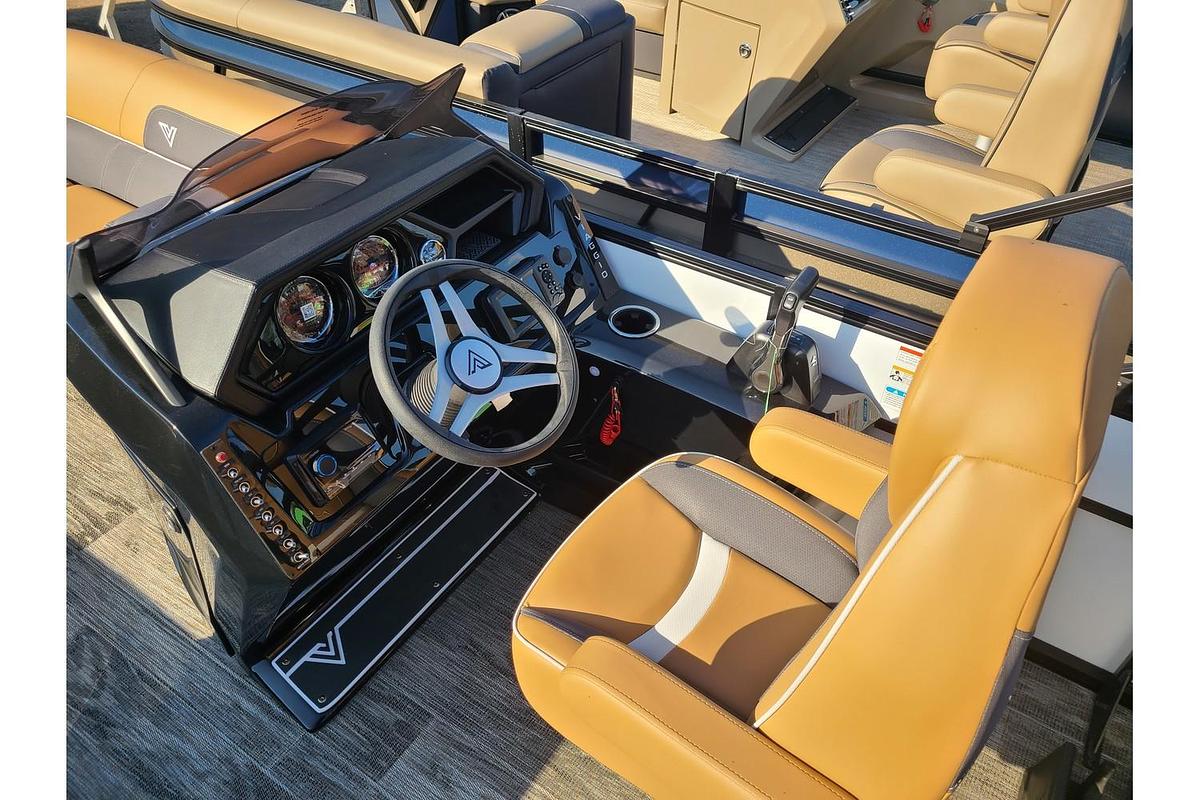 2025 Viaggio Lago X22U With A 115HP Suzuki Stealth Motor