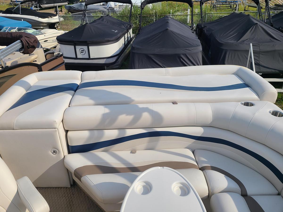 Used 2005 Starcraft Elite 206 With A 50HP Honda Motor & Bunk Trailer