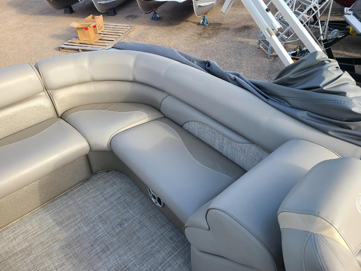 Used 2018 Premier 230 Sunsation RF With A 115HP Mercury Motor