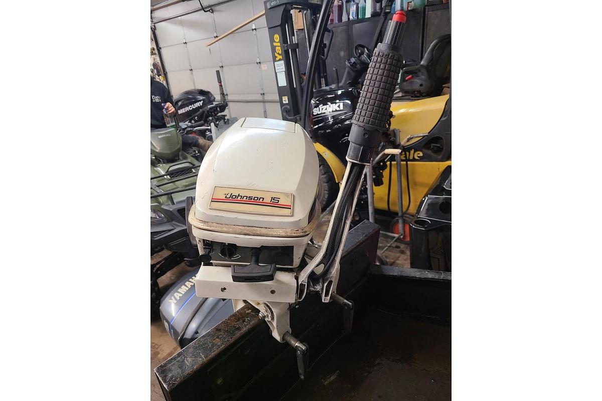 Used 1989 Johnson 15 Tiller
