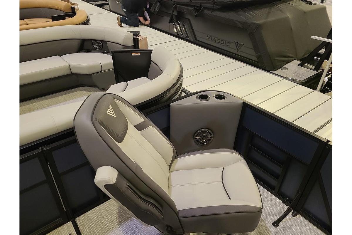 2026 Viaggio Lago V22F With A 115HP Suzuki Motor
