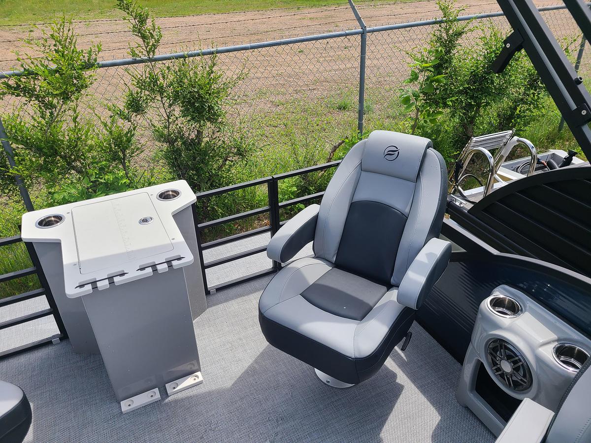 2026 Flagship Discover D22RF With A 115HP Suzuki Motor