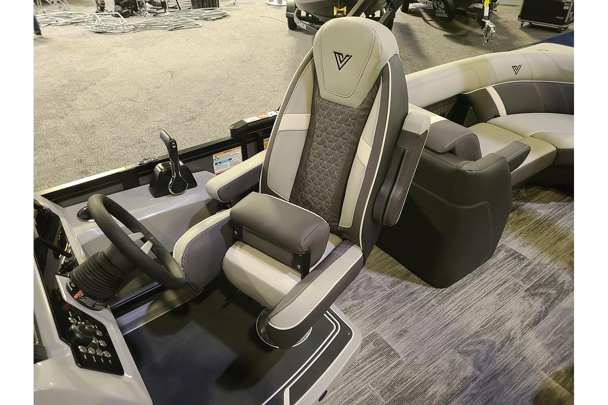 2026 Viaggio Lago Z22U Tritoon W/ A Suzuki 150HP Motor