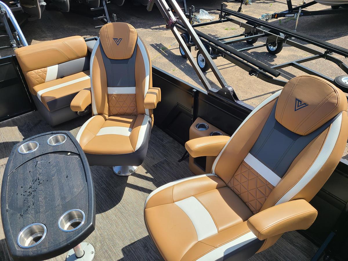 Used 2021 Viaggio Diamante D26Q Tritoon With A 250HP Mercury Verado