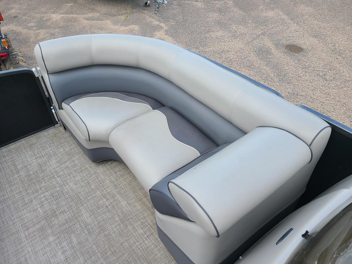 Used 2015 Premier 221 Gemini With A 115HP Evinrude ETEC Motor