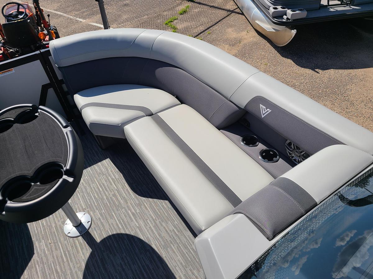 2026 Viaggio Lago X22D With A 115HP Suzuki Motor