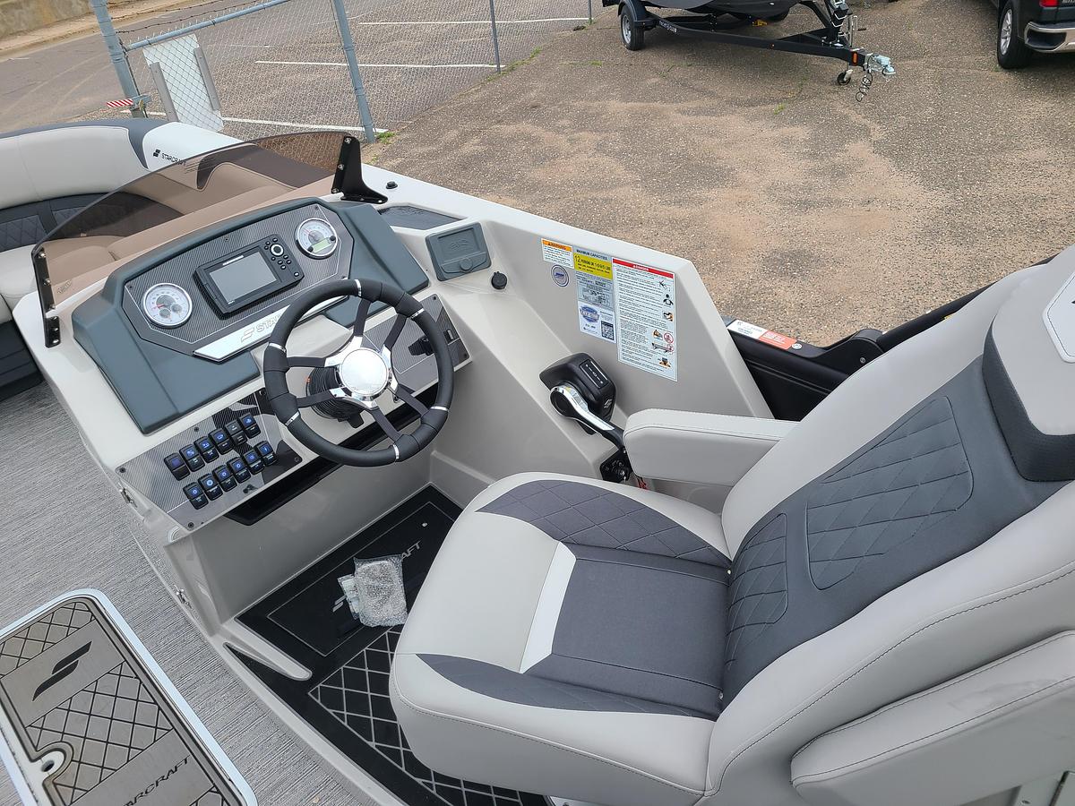 2026 Starcraft SLS-3 DL Bar With A 150HP Suzuki Motor