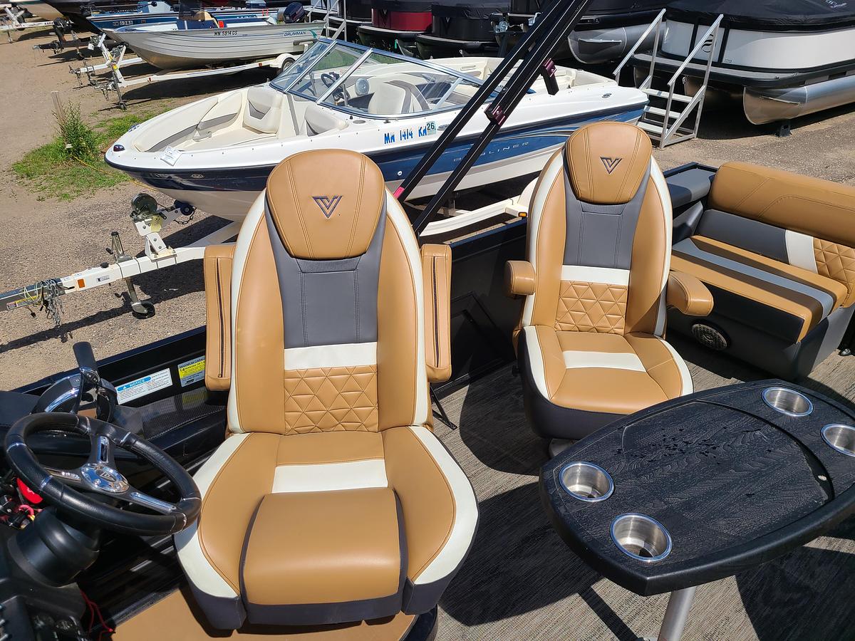 Used 2021 Viaggio Diamante D26Q Tritoon With A 250HP Mercury Verado