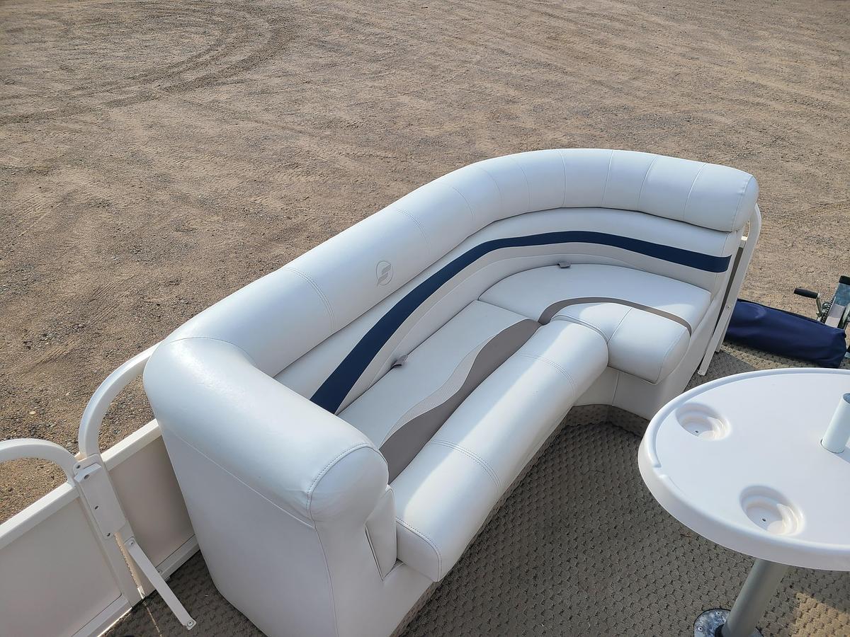 Used 2005 Starcraft Elite 206 With A 50HP Honda Motor & Bunk Trailer