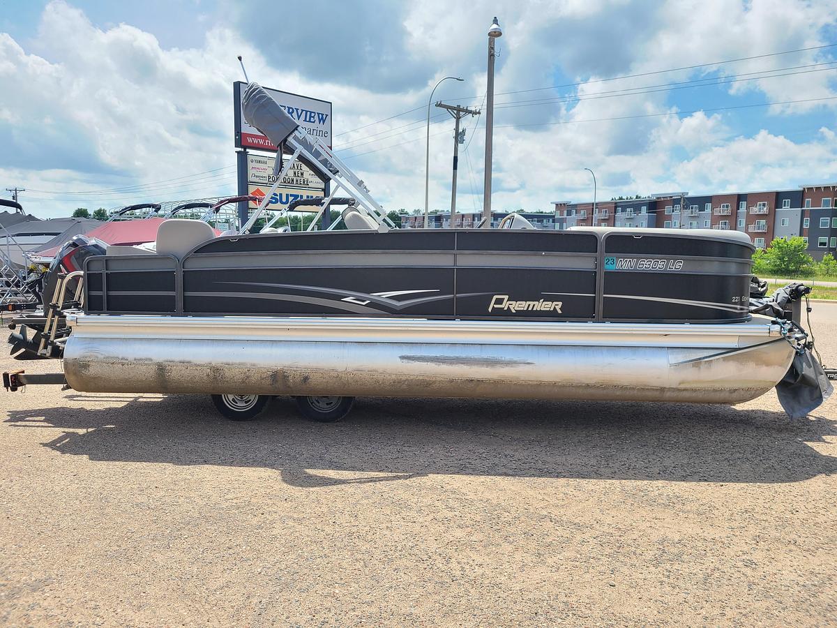 Used 2015 Premier 221 Gemini With A 115HP Evinrude ETEC Motor