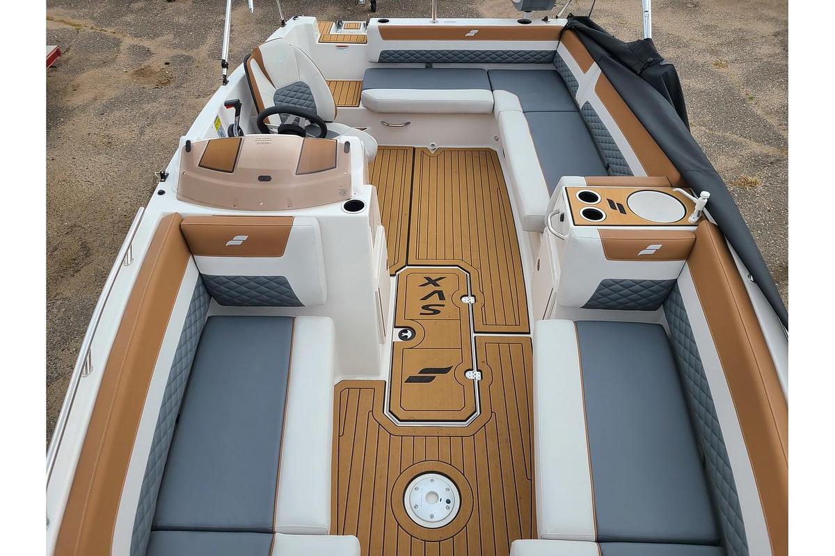 2025 Starcraft SVX 191 Deck Boat W/ A 150HP Suzuki & Trailer