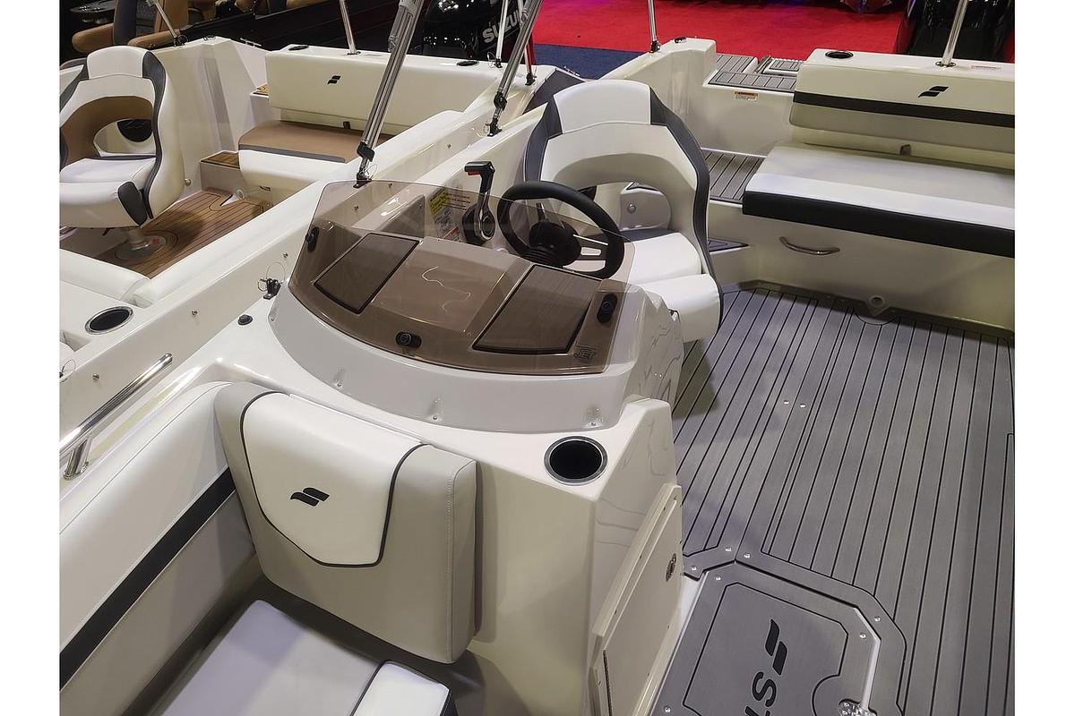 2025 Starcraft SVX 191 Deck Boat W/ 150HP Suzuki Motor & Trailer
