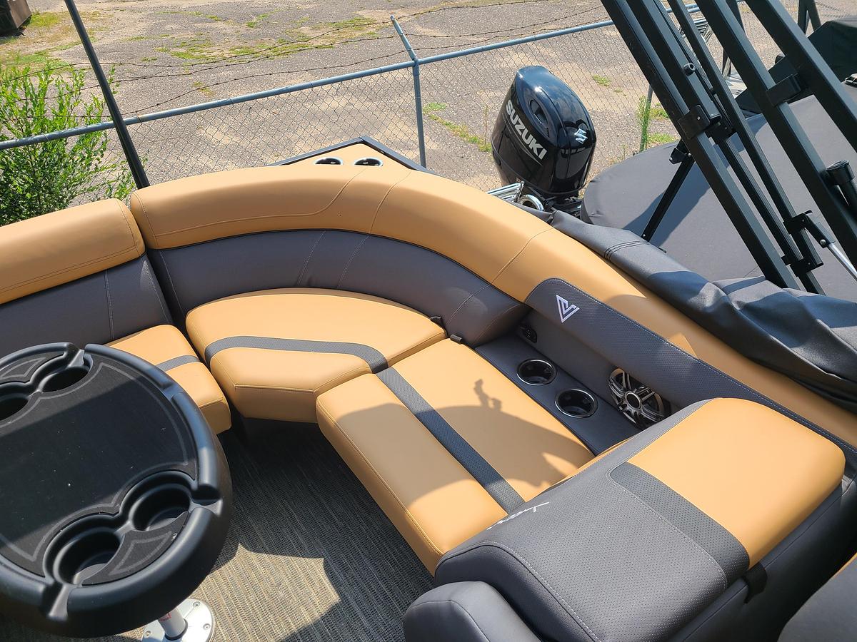 2026 Viaggio Lago X22U Tritoon
