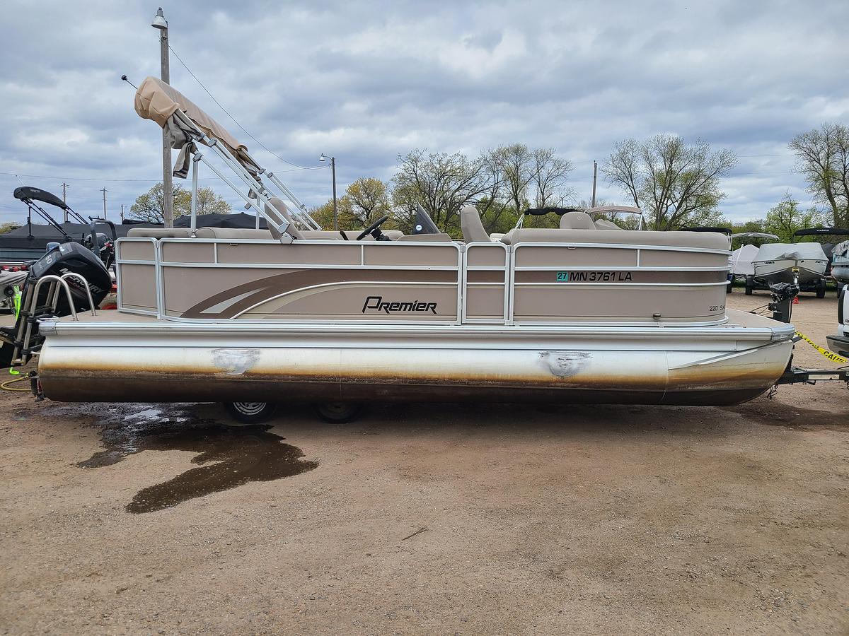 Used 2013 Premier 220 Sunsation W/ 60HP Mercury