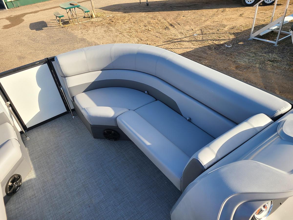 2026 Flagship Endurance E22CU Sportoon W/ Suzuki 200HP Motor **Demo Pontoon**