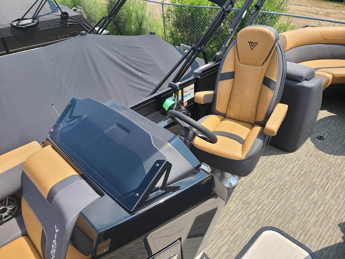 2026 Viaggio Lago X22U Tritoon